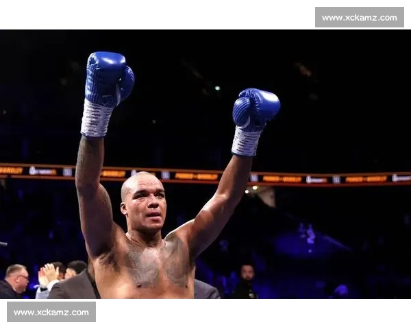 爆冷！沃德利 11 回合 TKO 帕克，锁定乌西克挑战权